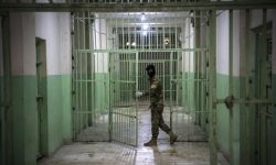 14% منهم لـ"حسن السلوك".. 140 حدثا غادروا السجون العراقية الشهر الماضي